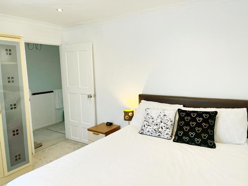 Blessings Of Peace Home Away From Home Cardiff Exterior foto