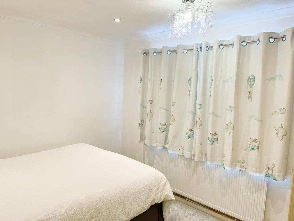 Blessings Of Peace Home Away From Home Cardiff Exterior foto