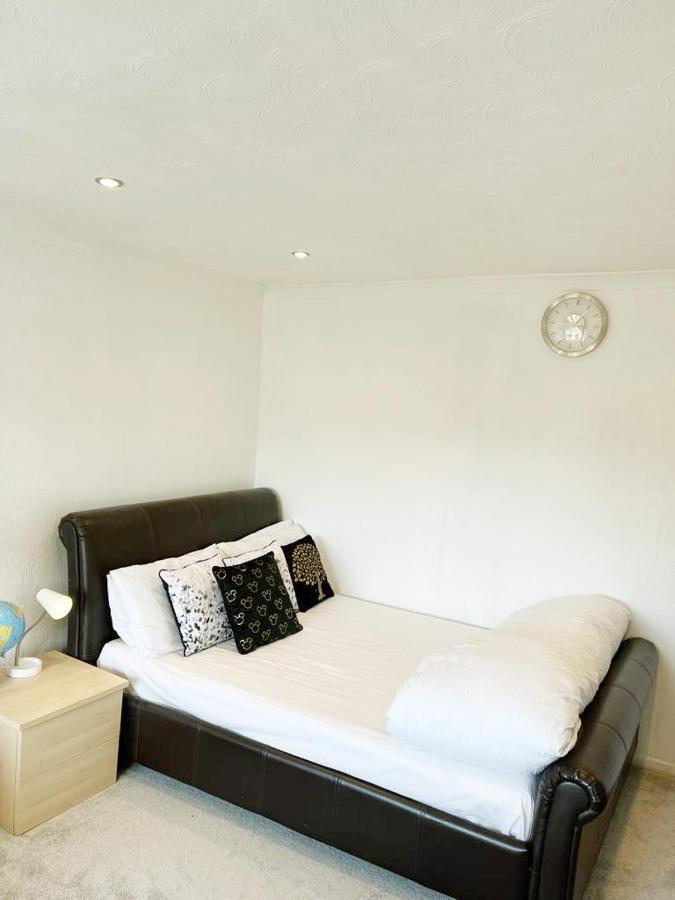 Blessings Of Peace Home Away From Home Cardiff Exterior foto