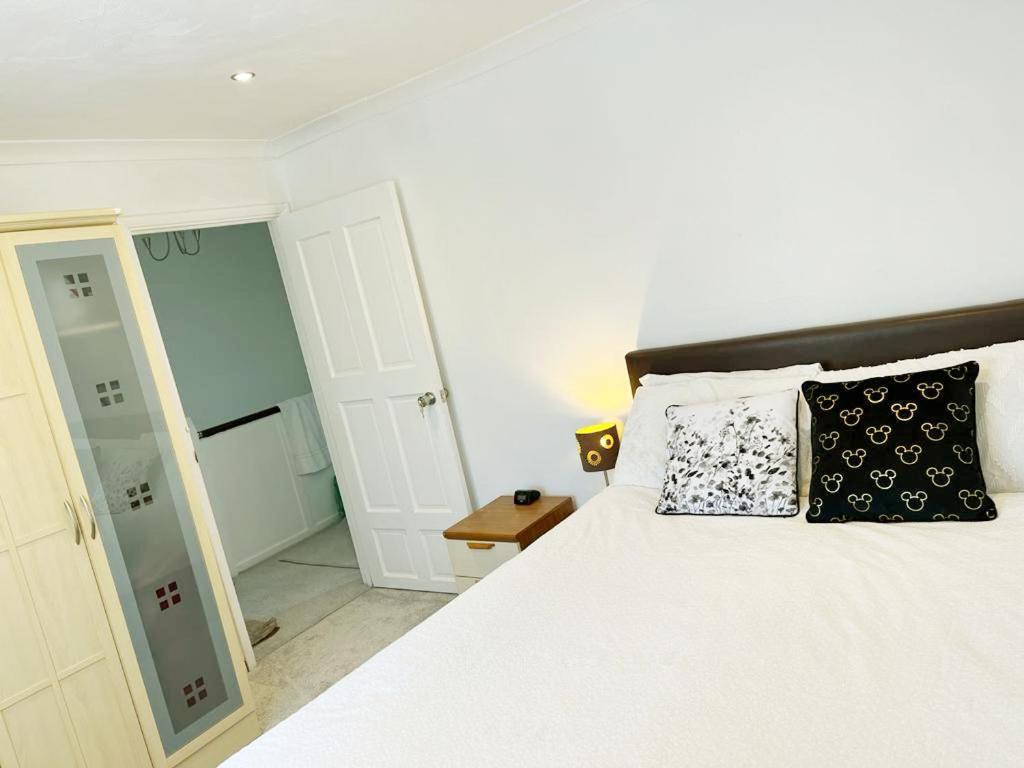 Blessings Of Peace Home Away From Home Cardiff Exterior foto
