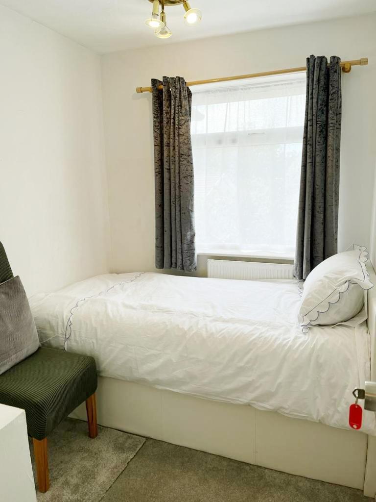 Blessings Of Peace Home Away From Home Cardiff Exterior foto